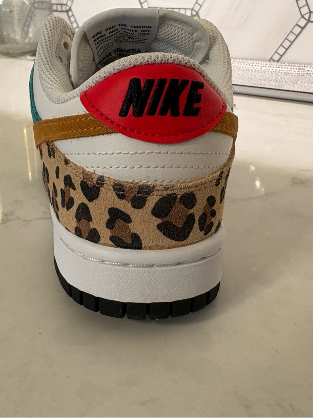 Brand New W Nike Dunk Low SE , 8.5 - Picture 3 of 6